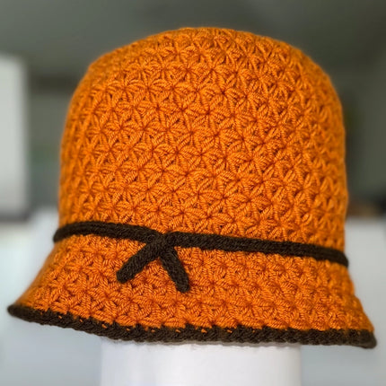 Flair - Handgefertigter gehäkelter Cloche Hut