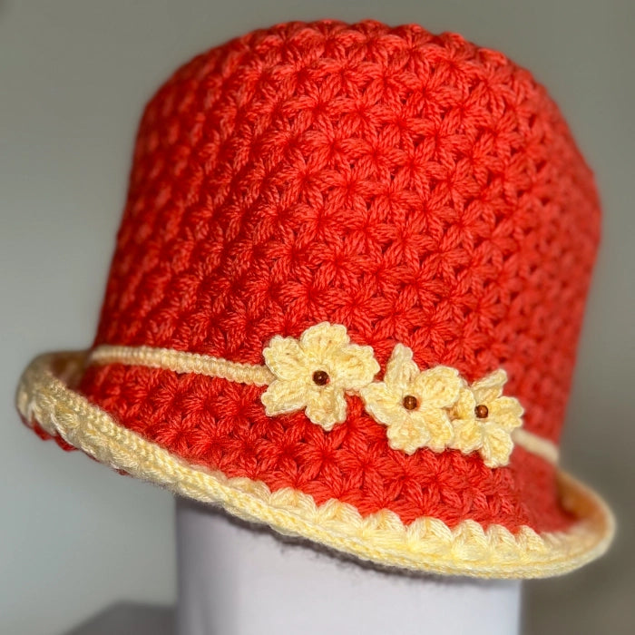 Flower - Handgefertiger gehäckelter Cloche Hut