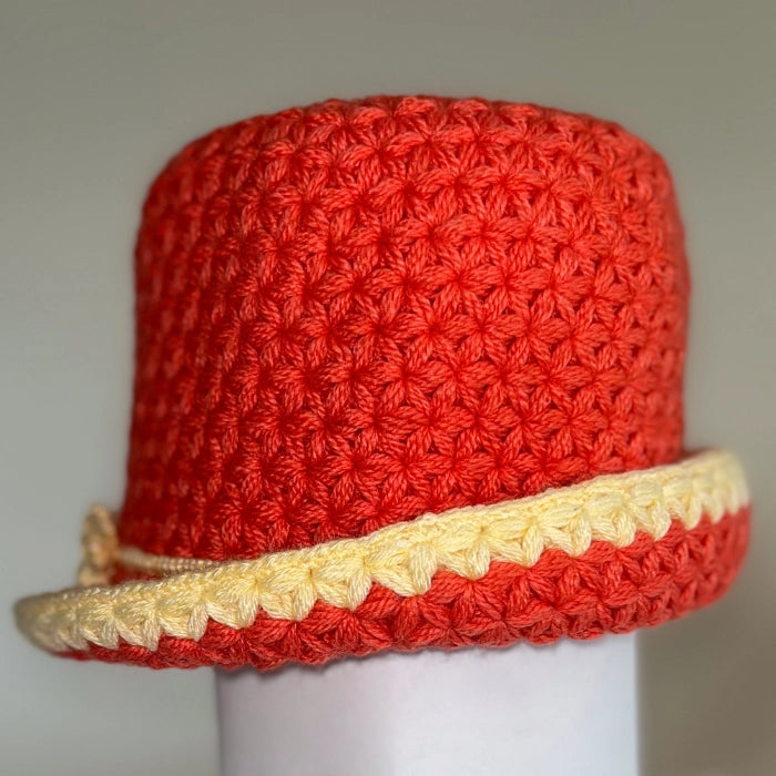 Flower - Handgefertiger gehäckelter Cloche Hut