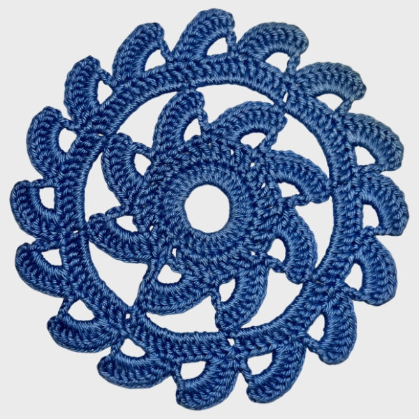 Handgefertigter Häckel-Untersetzer "Wave" aus 100%-Baumwolle