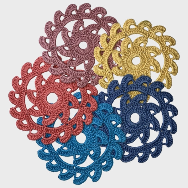 Handgefertigter Häckel-Untersetzer "Wave" aus 100%-Baumwolle